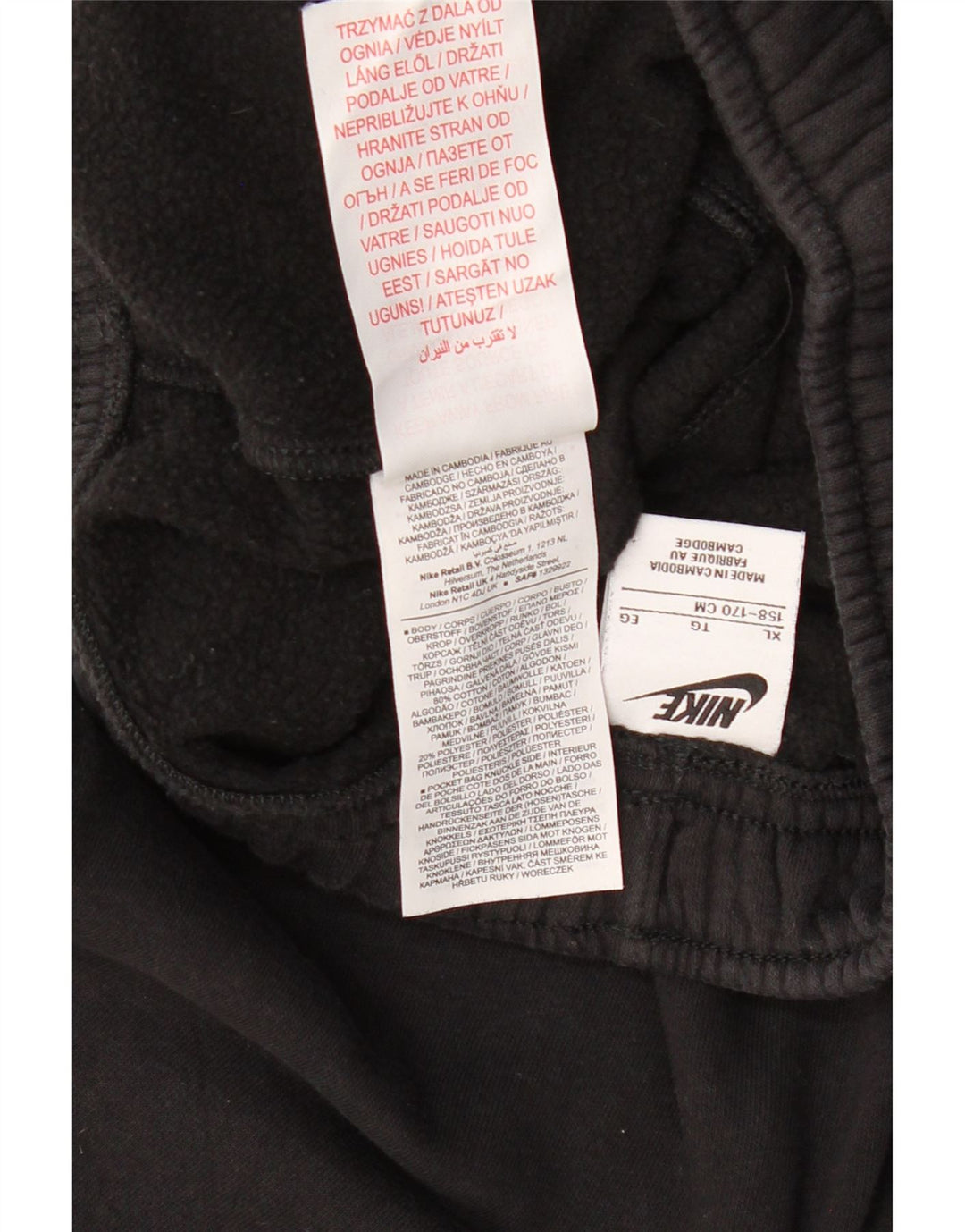 NIKE Jungen Graphic Cargo-Trainingshose, Jogginghose, 13–14 Jahre, XL, Schwarz