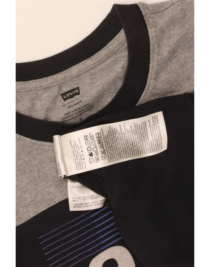 Levi's Herren Relaxed Graphic T-Shirt-Oberteil aus mittelschwarzer Colourblock-Baumwolle