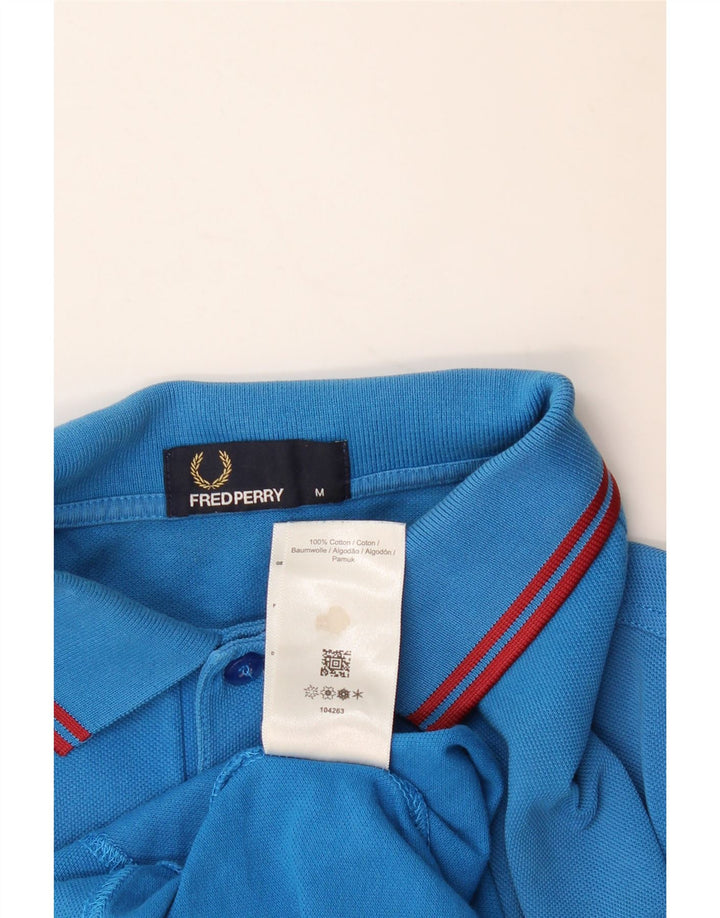 Fred Perry Herren-Poloshirt aus mittelblauer, gestreifter Baumwolle