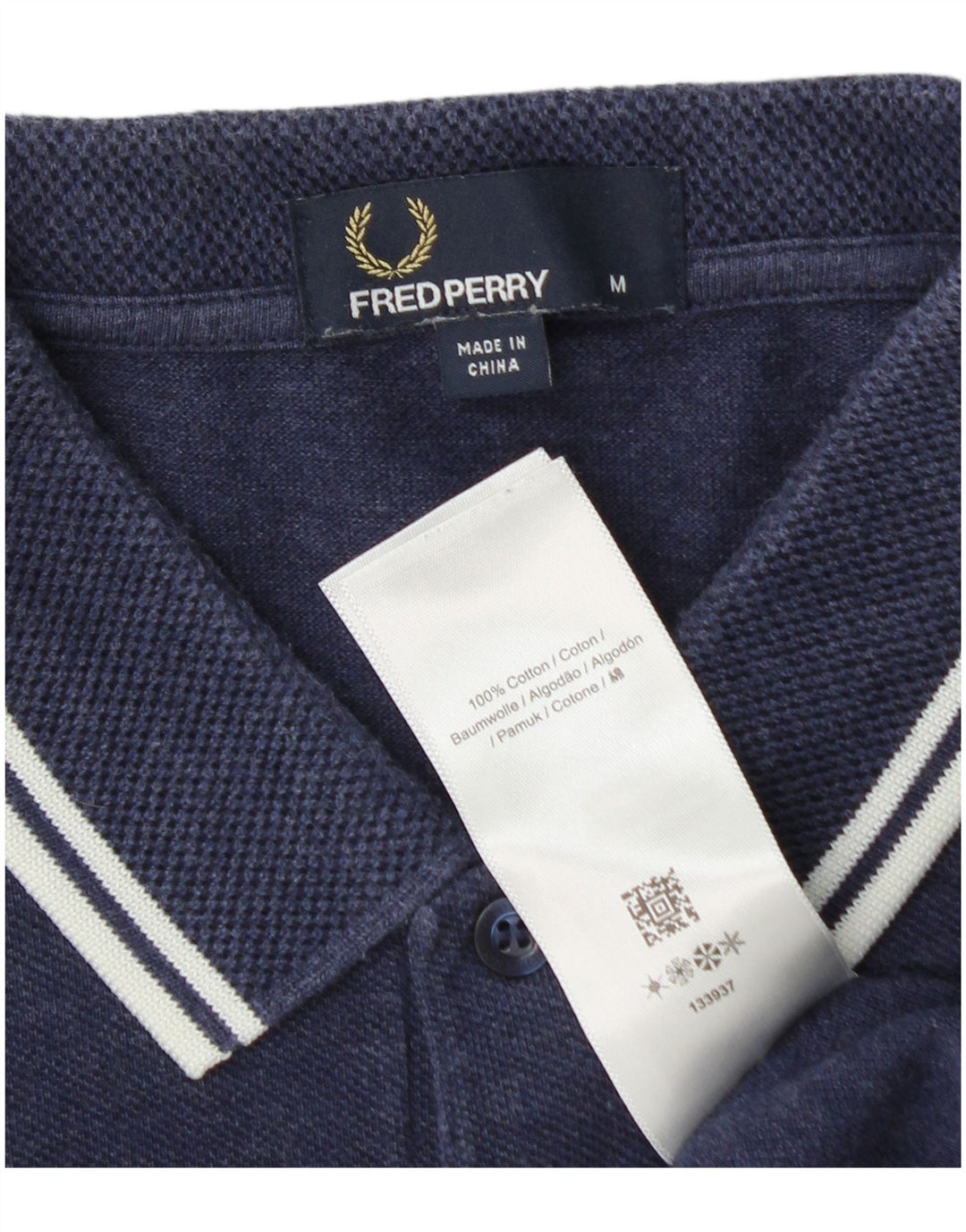 FRED PERRY Herren-Poloshirt aus mittelblauer Baumwolle in Marineblau