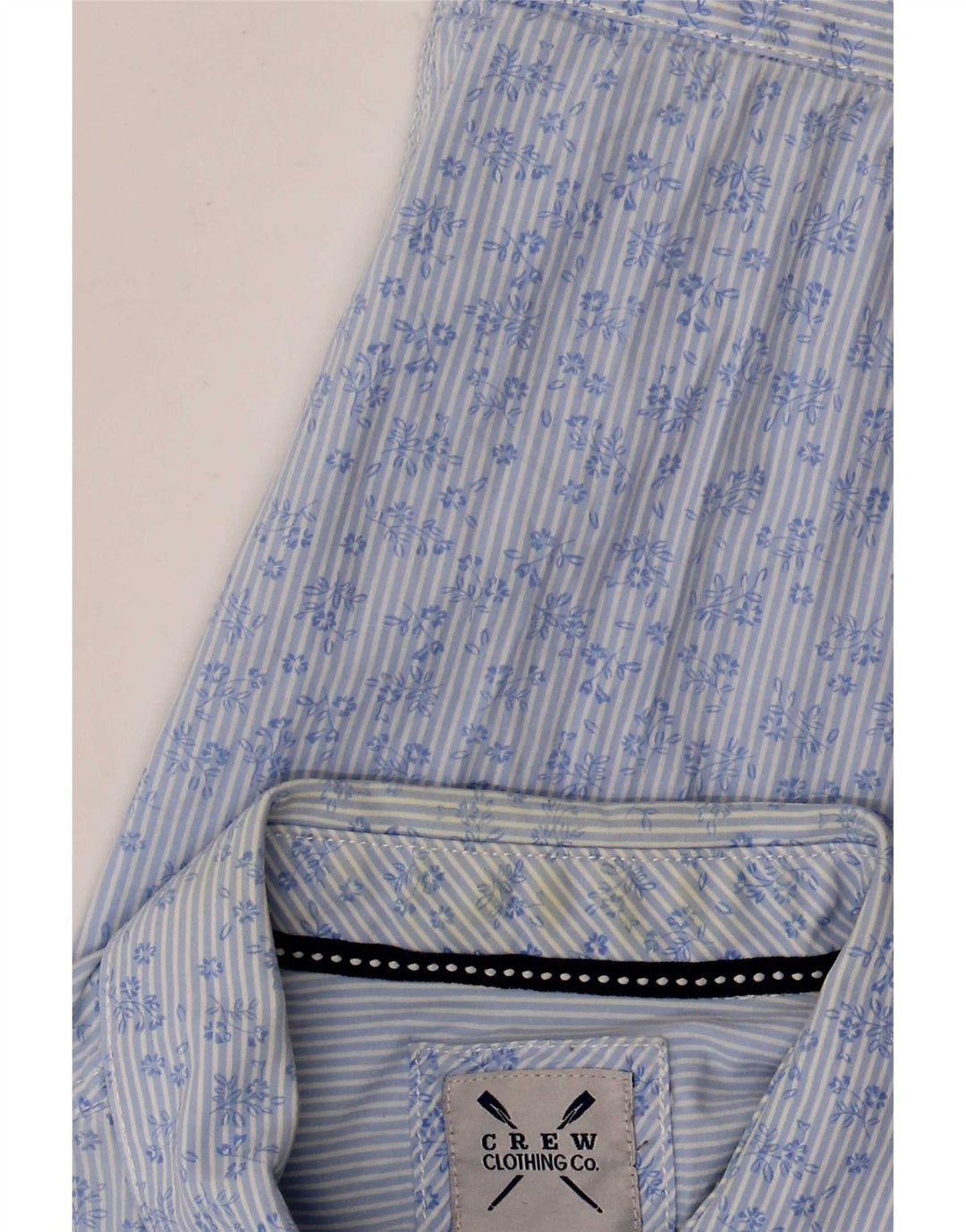 Crew Clothing Herrenhemd aus mittelblauer Baumwolle mit Blumenmuster