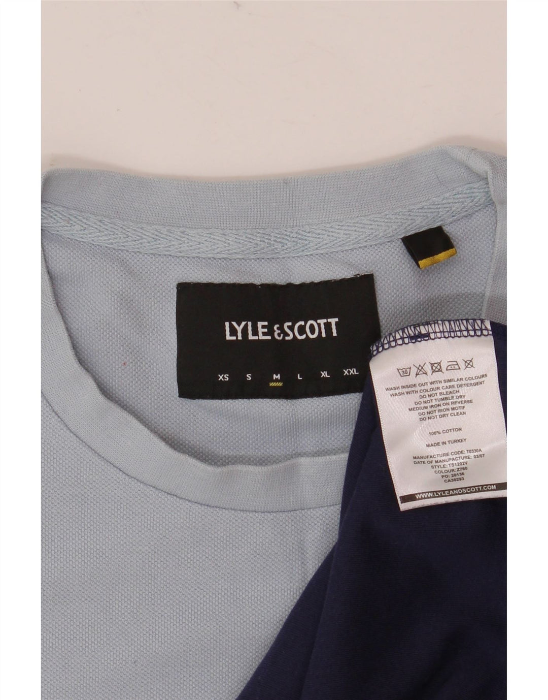 Lyle & Scott Herren-T-Shirt-Oberteil aus mittelblauer, marineblauer Colourblock-Baumwolle