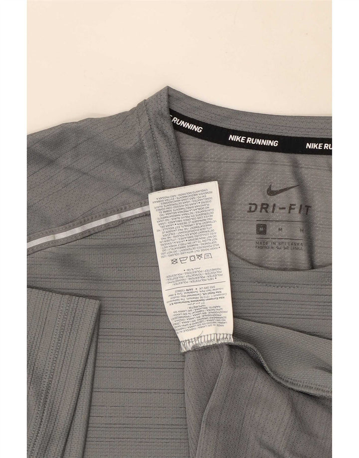 Nike Herren Dri Fit T-Shirt-Oberteil aus mittelgrau gestreiftem Polyester