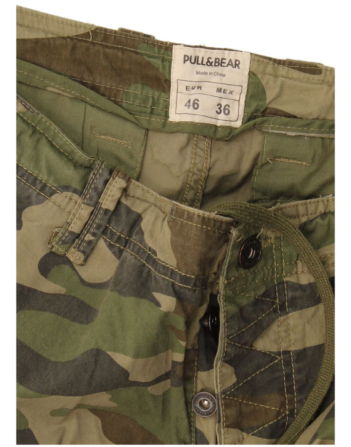 Pull & Bear Herren Cargoshorts EU 46 XL W36 Khaki Camouflage