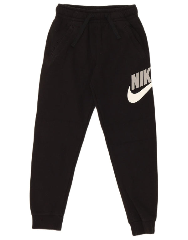 Nike Jungen-Trainingsanzug mit Grafik, Jogginghose, 8–9 Jahre, Größe S, Schwarz, Baumwolle