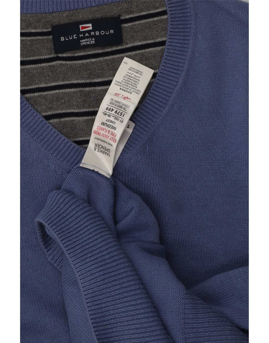 Marks & Spencer Herren Blue Harbor V-Ausschnitt-Pullover aus mittelblauer Baumwolle